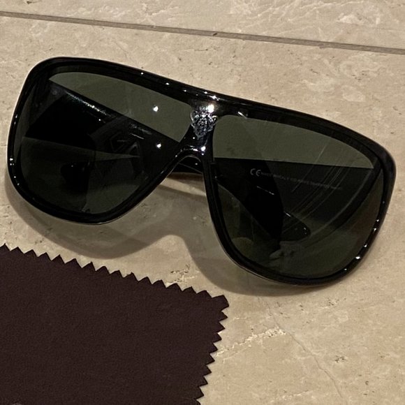 Gucci Sunglasses - GG 1581/S - Black - Picture 2 of 11